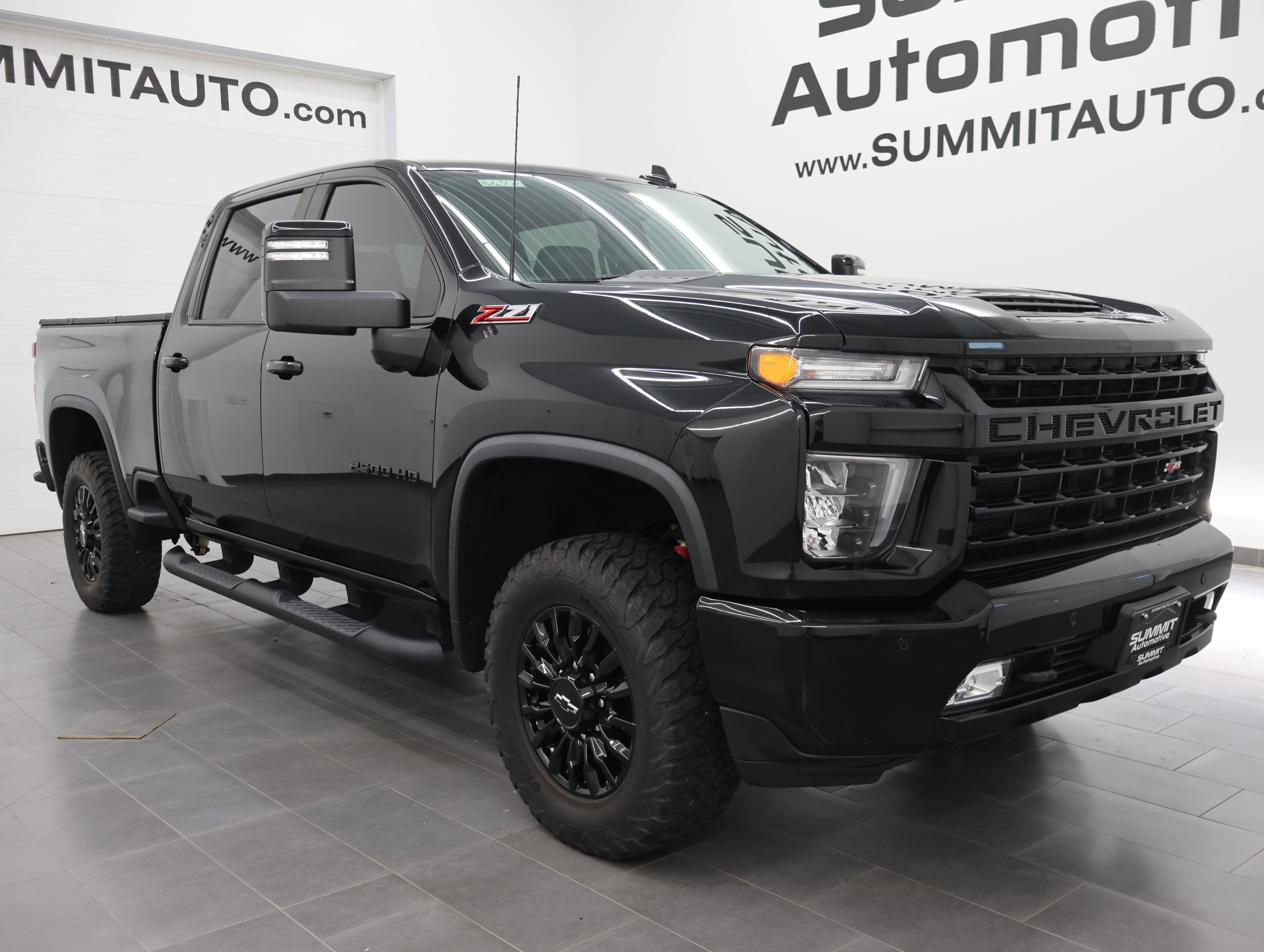Used 2023 Chevrolet Silverado 2500 LTZ w/ LTZ Plus Package AWD/4WD image 2