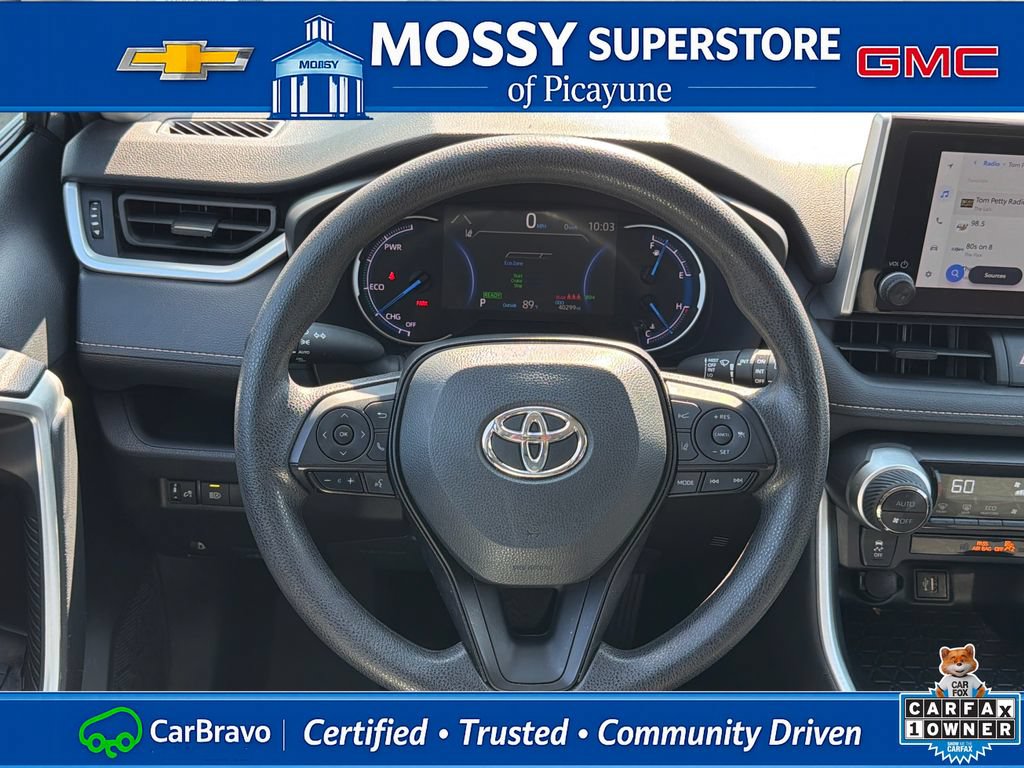 Used 2025 Toyota RAV4 XLE AWD/4WD image 16