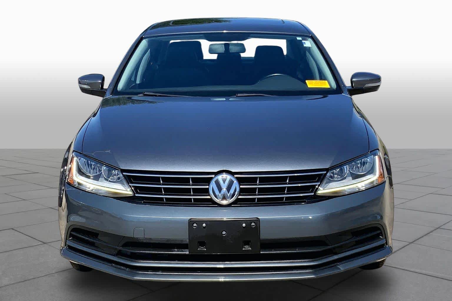 Used 2018 Volkswagen Jetta SE FWD image 4