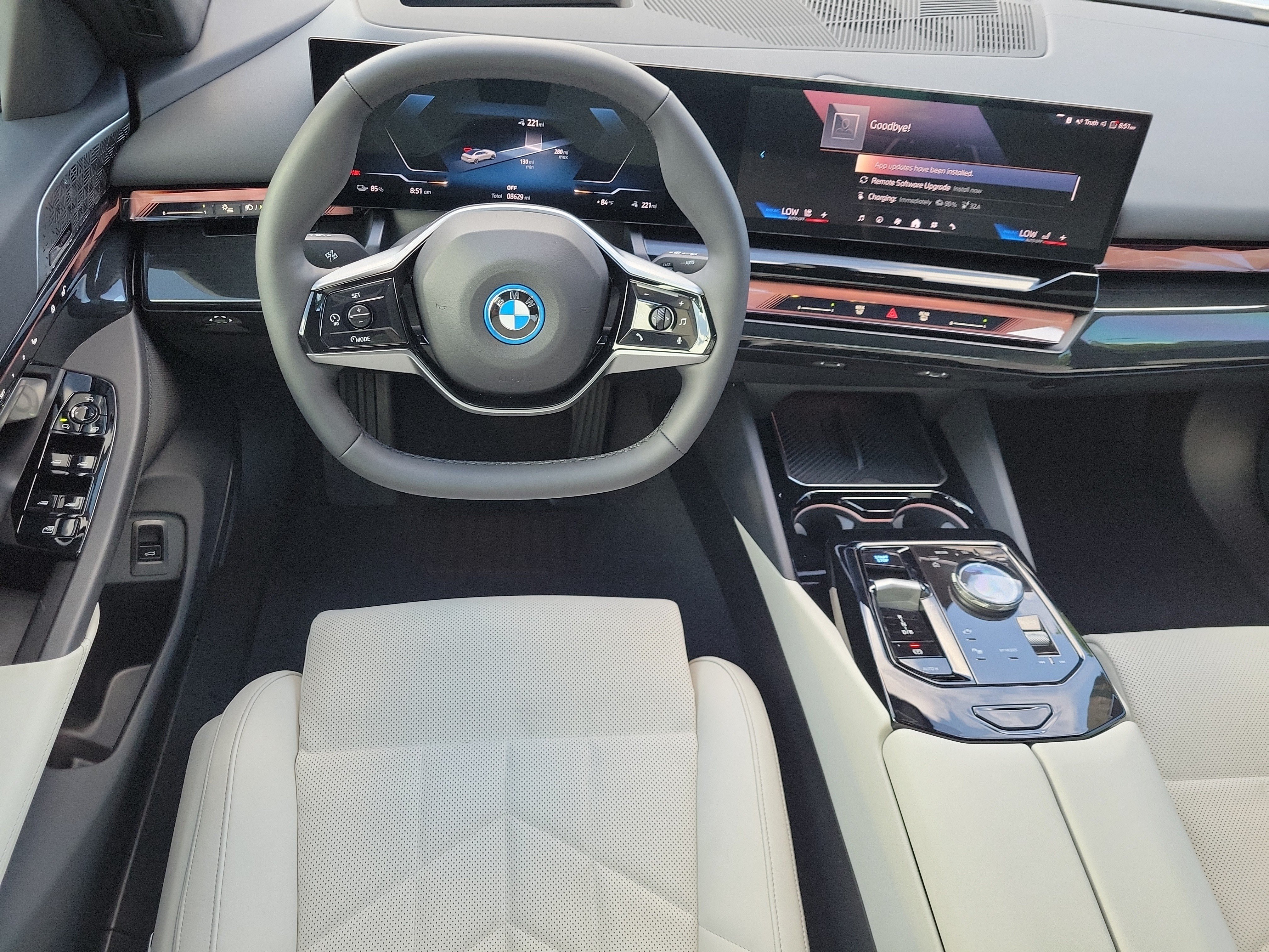 Used 2026 BMW i5 eDrive40 w/ Premium Package RWD image 8
