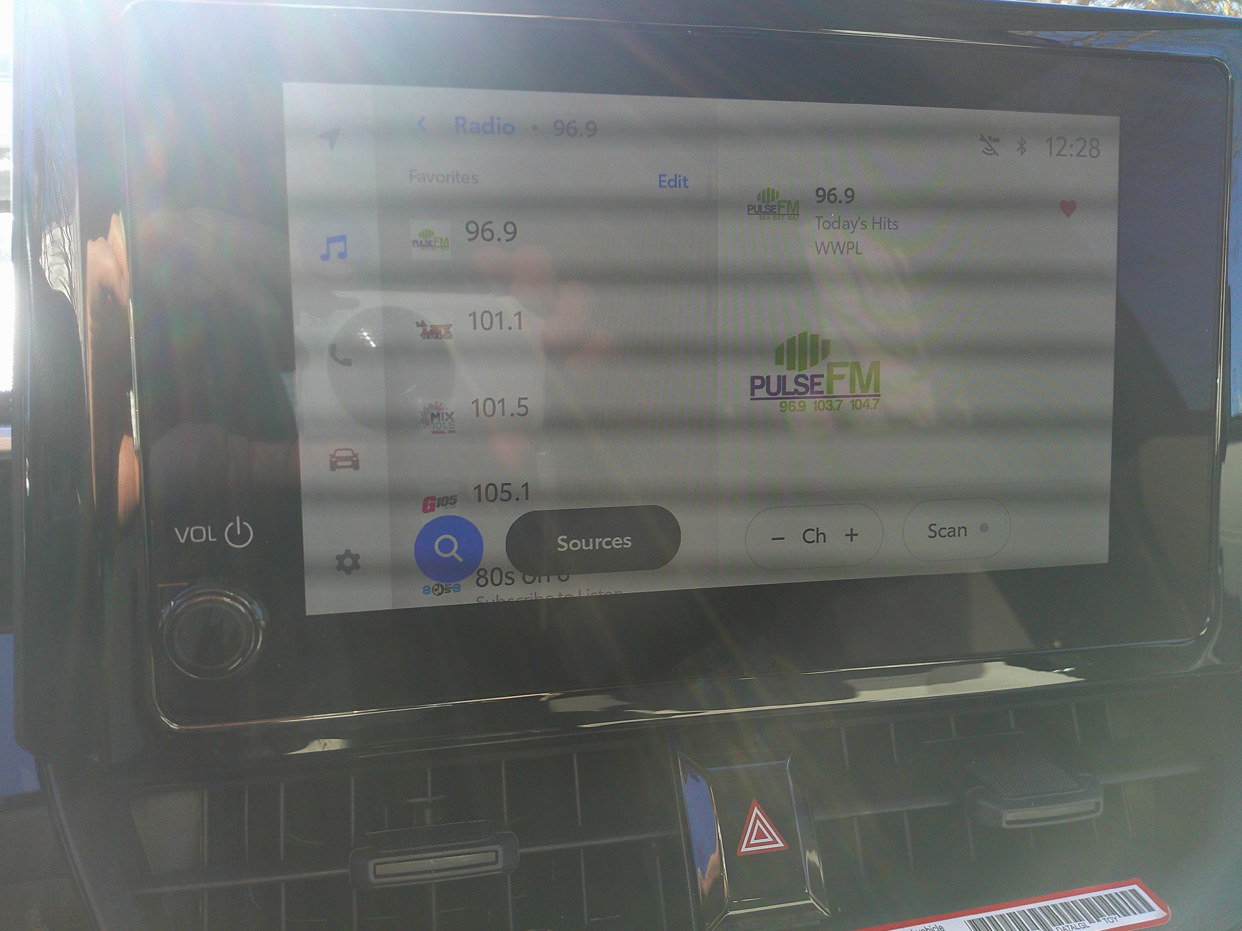 Used 2025 Toyota Corolla Cross L image 24