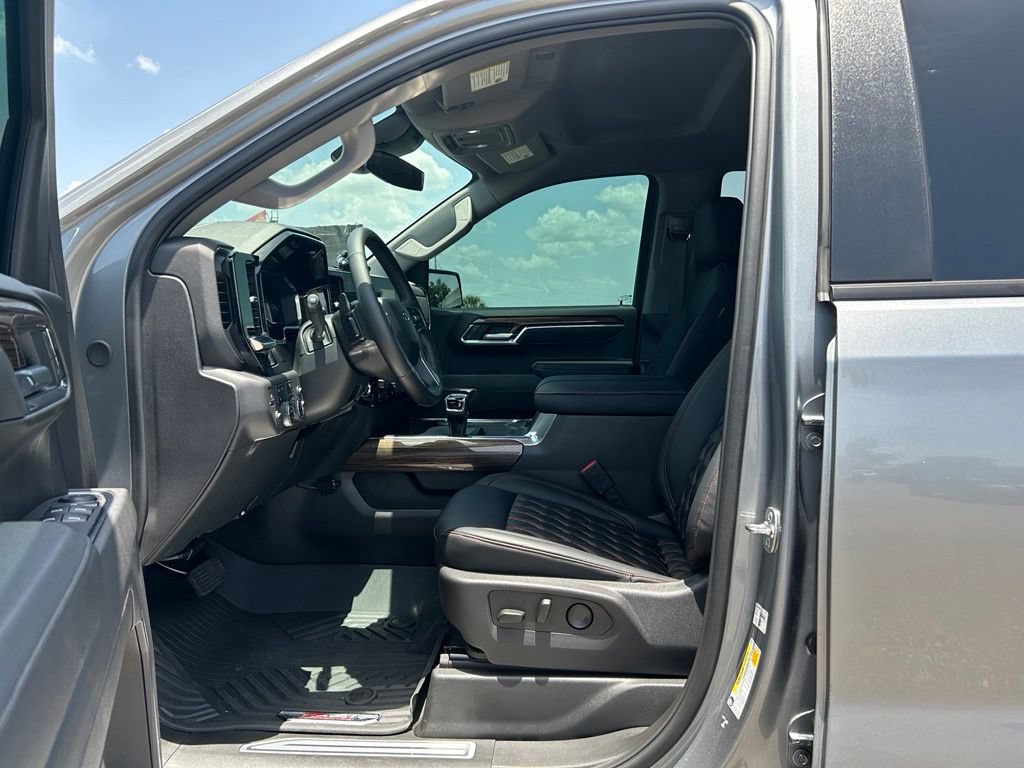 Used 2025 Chevrolet Silverado 1500 LT Trail Boss AWD/4WD image 15