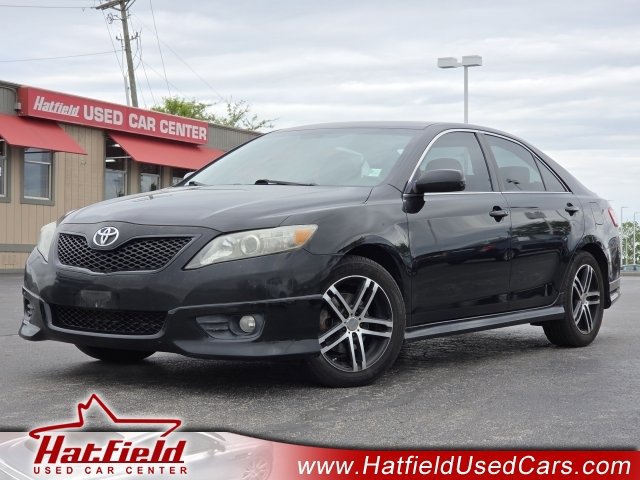 Used 2011 Toyota Camry SE w/ SE Extra-Value Pkg #1 FWD image 1