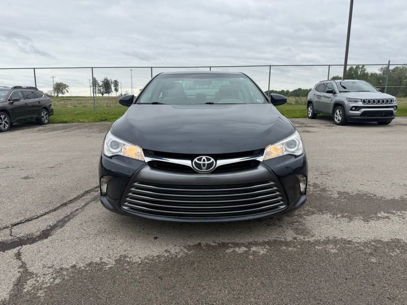 Used 2015 Toyota Camry LE FWD image 2