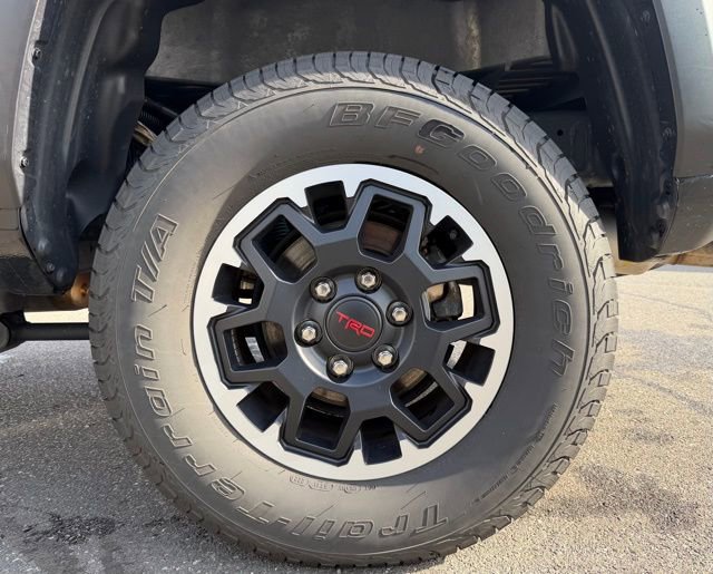 Used 2024 Toyota Tacoma TRD Off-Road AWD/4WD image 10