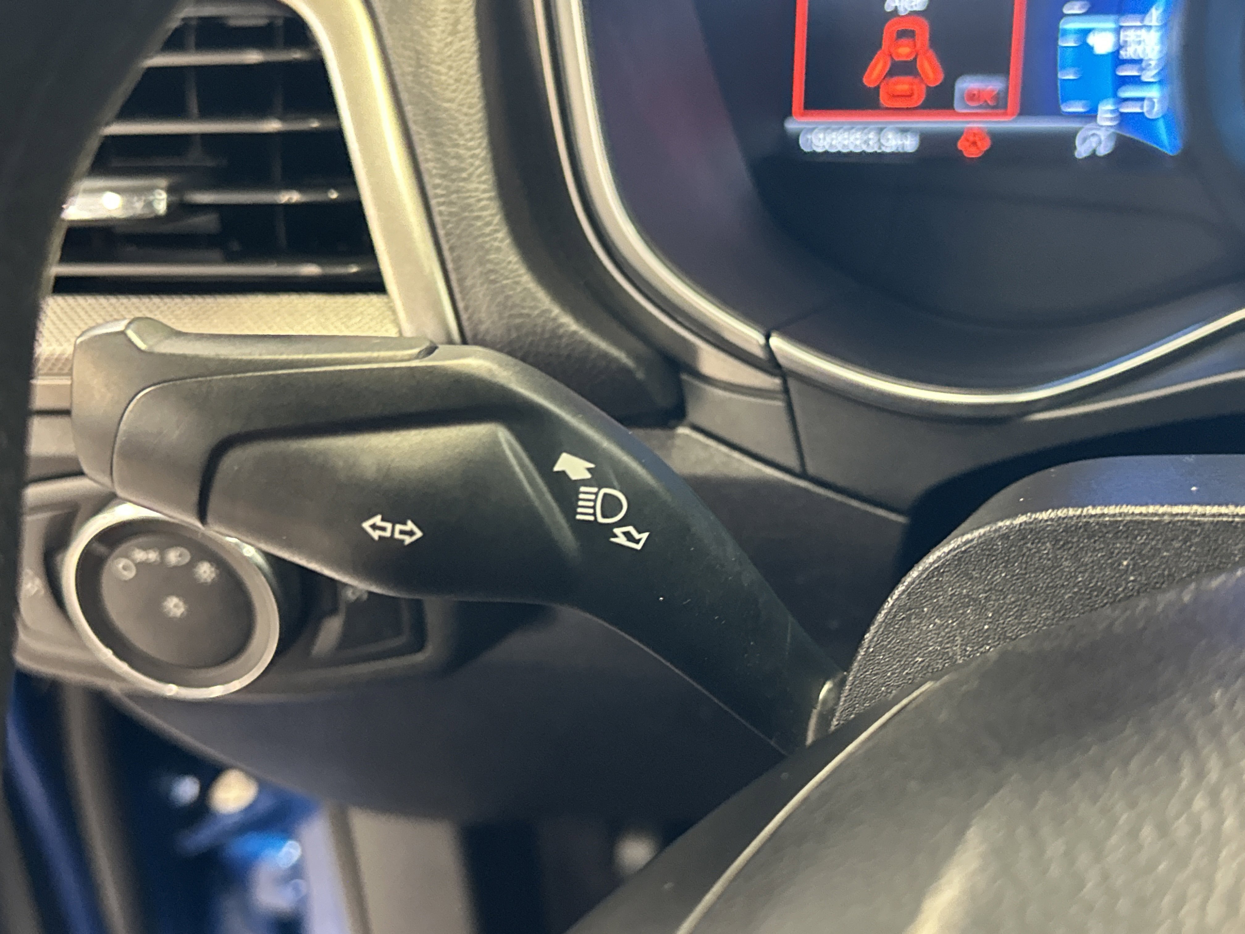 Used 2017 Ford Fusion SE w/ Fusion SE Technology Package image 31