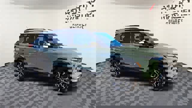 Used 2025 Chevrolet TrailBlazer ACTIV image 2