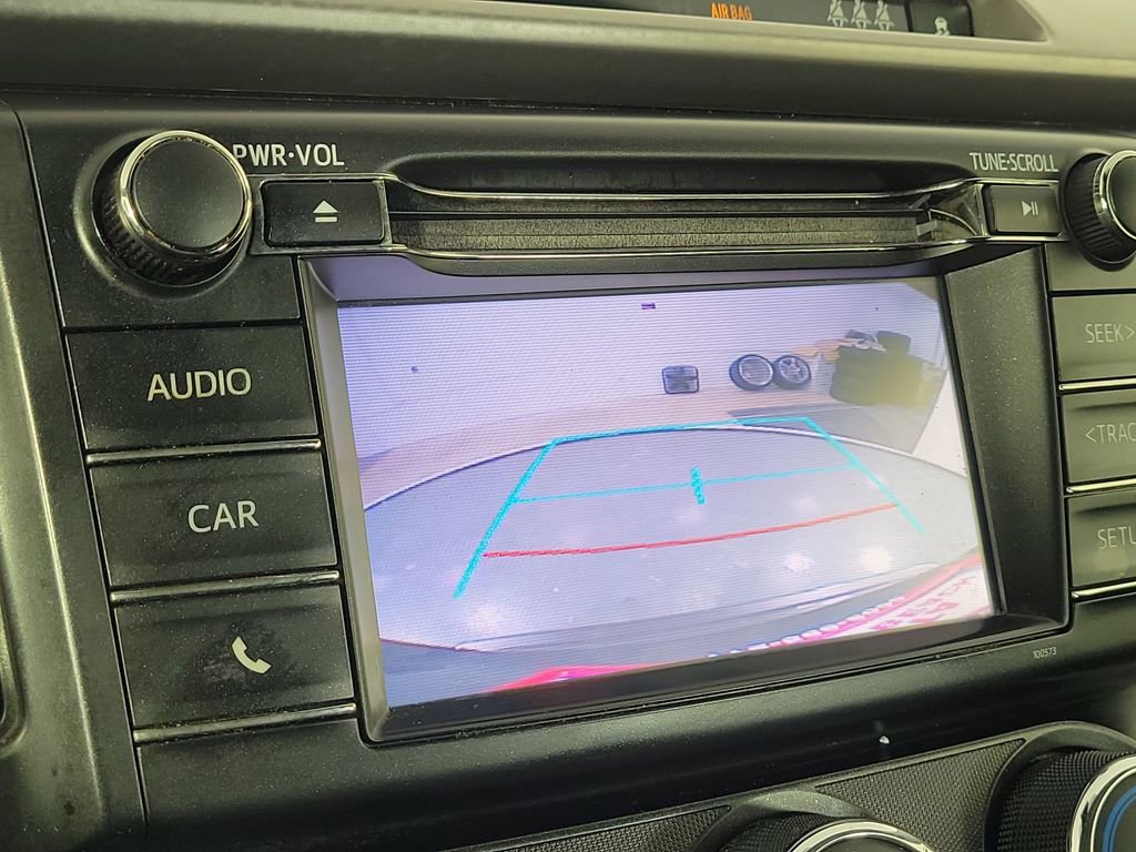 Used 2018 Toyota RAV4 LE FWD image 16