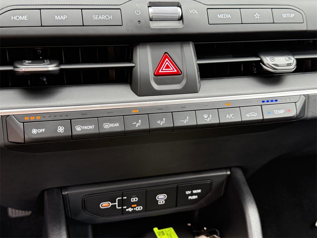 New 2025 Kia K4 LXS image 21