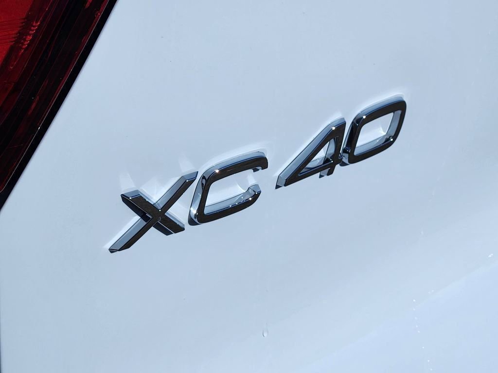 New 2026 Volvo XC40 B5 Plus w/ Protection Package Premier image 30