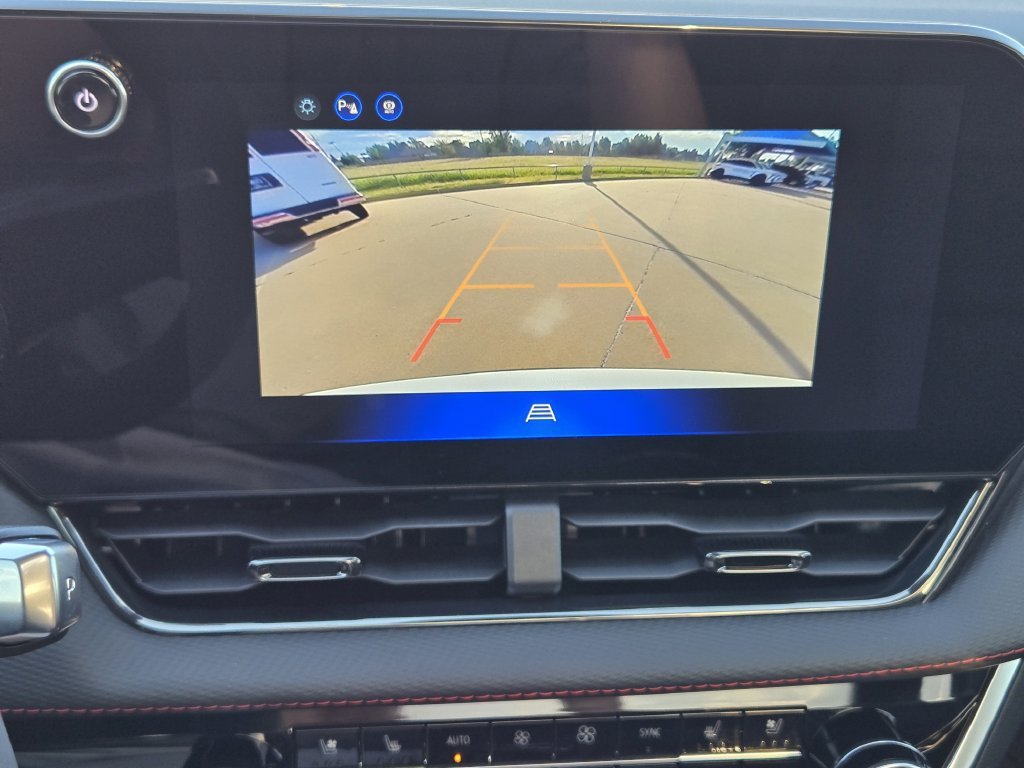 New 2027 Chevrolet Equinox RS w/ Convenience Package III FWD image 9