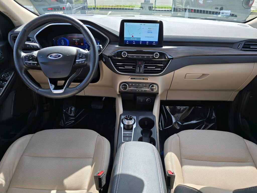 Used 2020 Ford Escape Titanium image 14