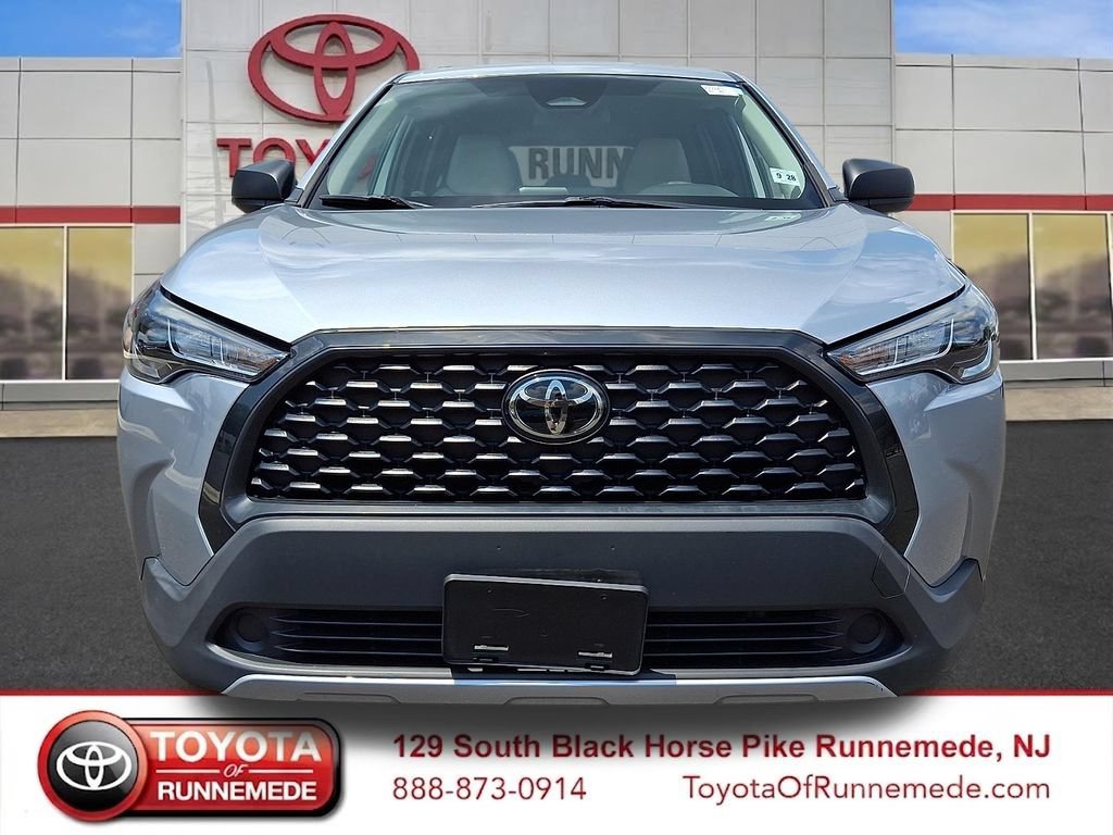 Used 2023 Toyota Corolla Cross L FWD image 2