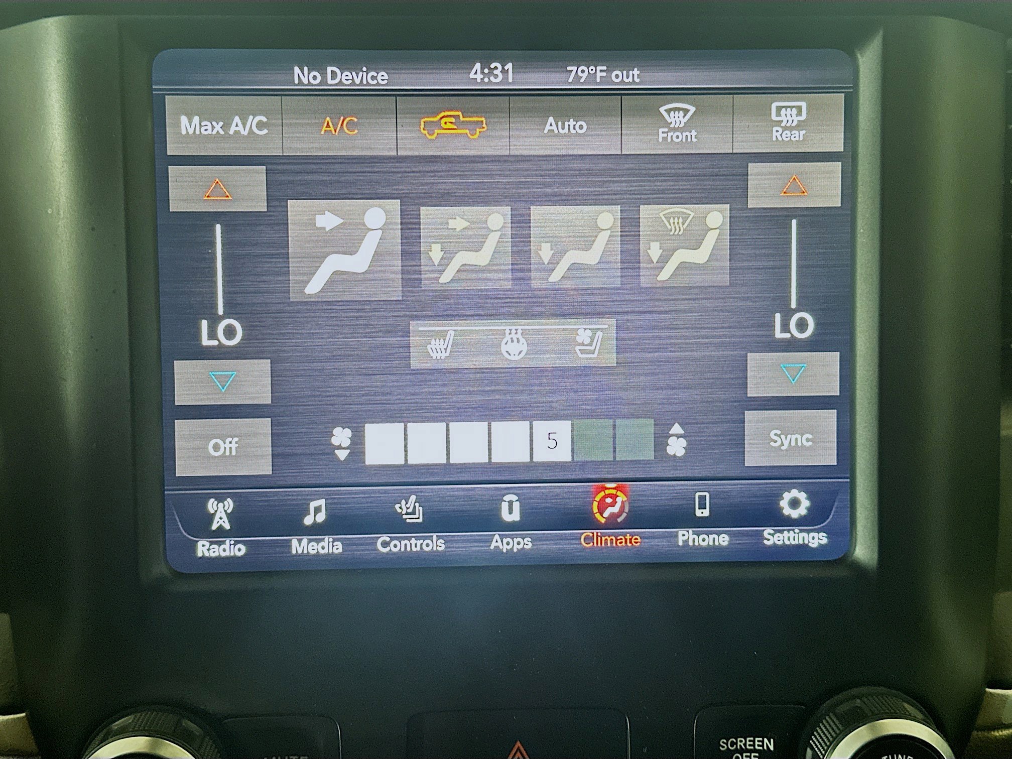 Used 2019 RAM 1500 Laramie RWD image 24