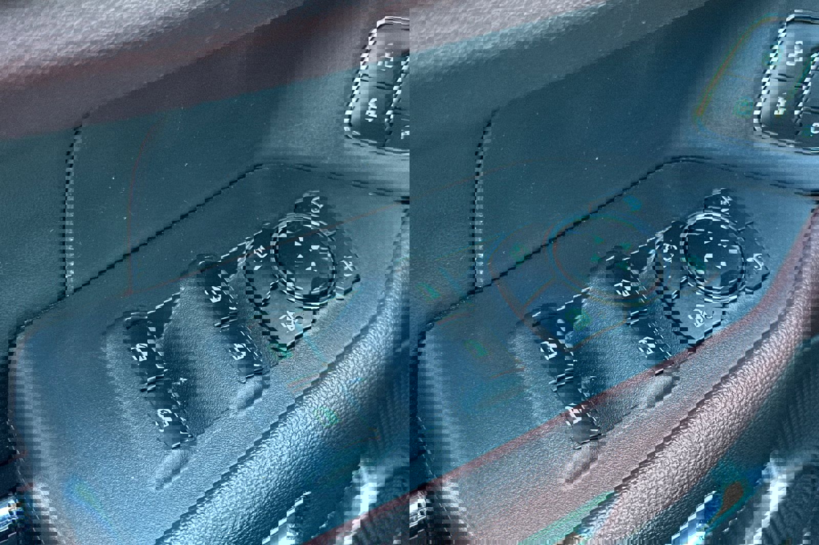 Used 2024 Ford Expedition Limited image 12