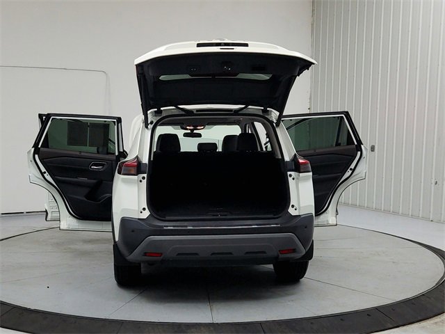 Used 2021 Nissan Rogue SV w/ Premium Package image 14