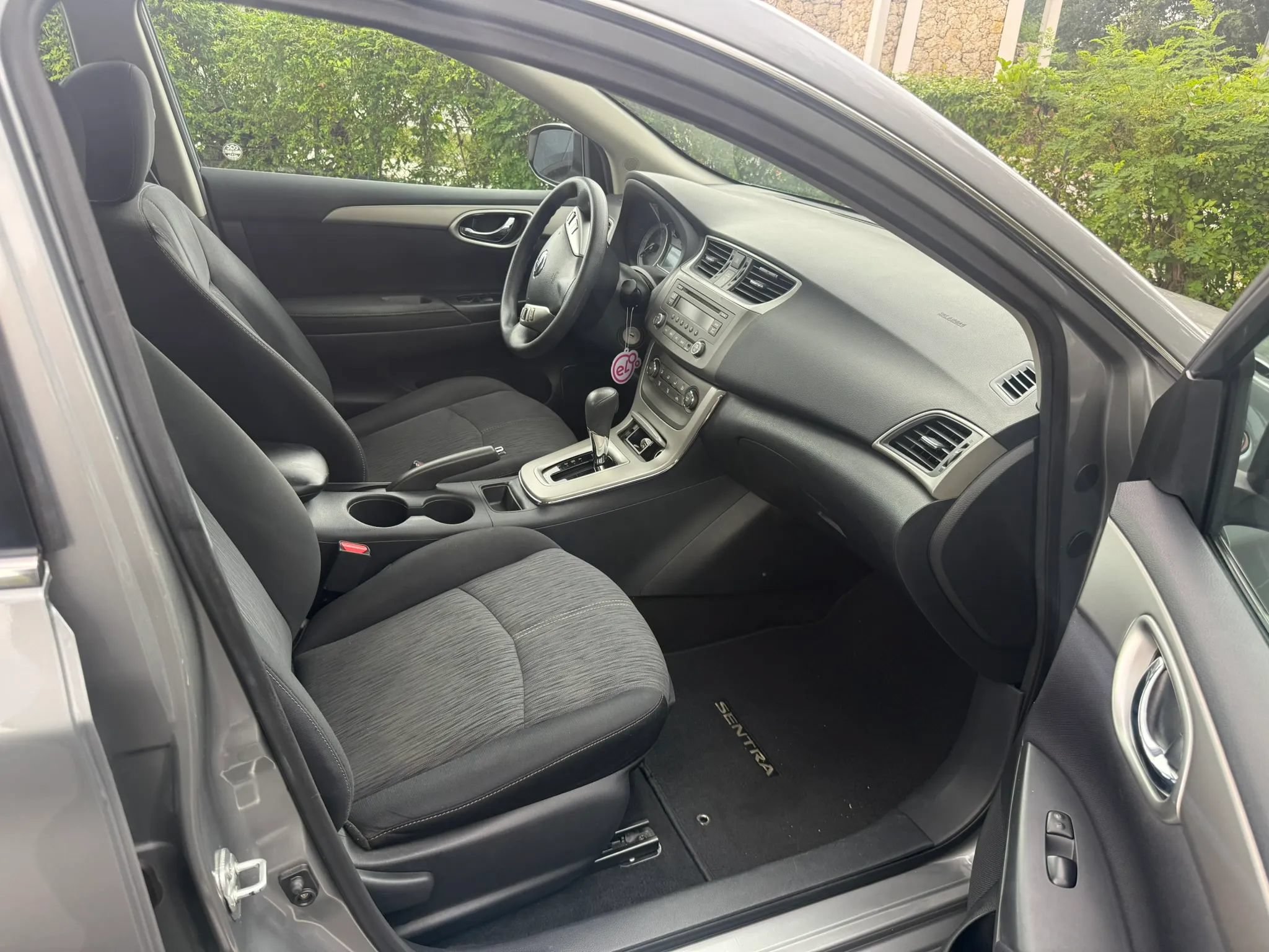 Used 2014 Nissan Sentra SV FWD image 7