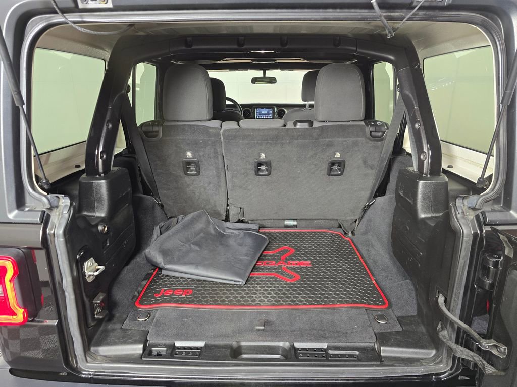 Used 2018 Jeep Wrangler Unlimited Sport S AWD/4WD image 16