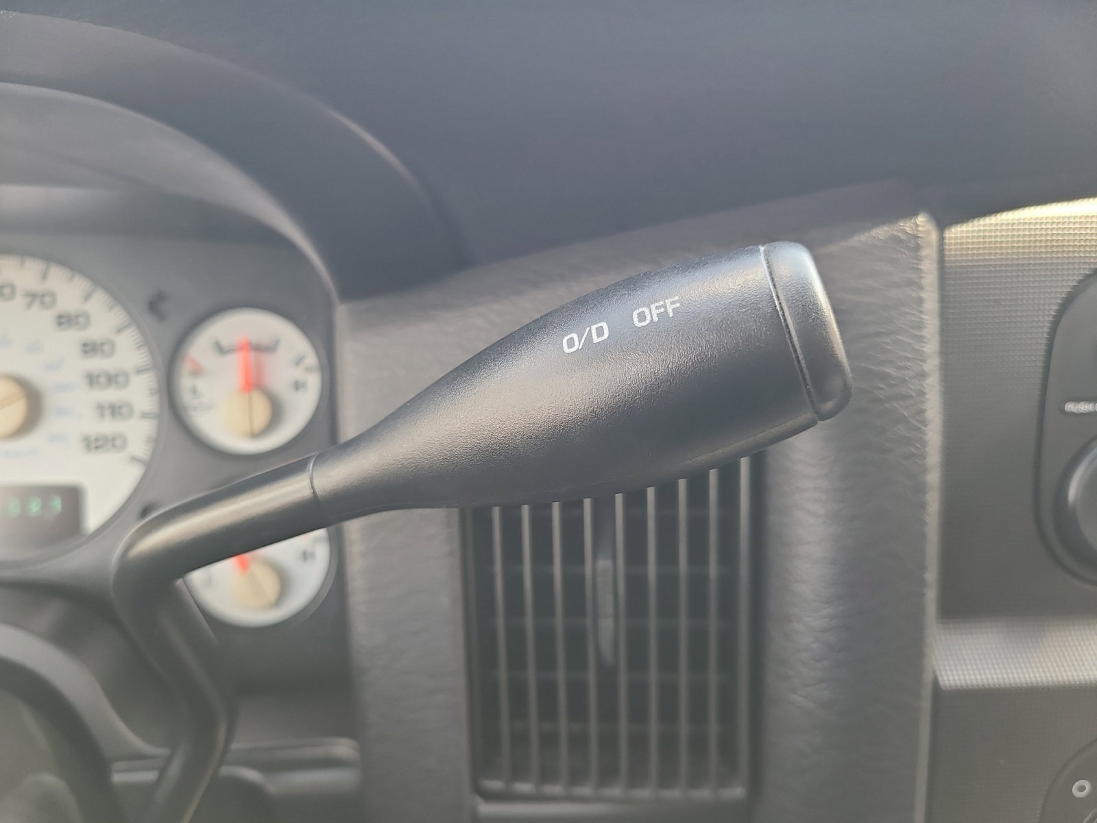 Used 2003 Dodge Ram 1500 Truck SLT image 13