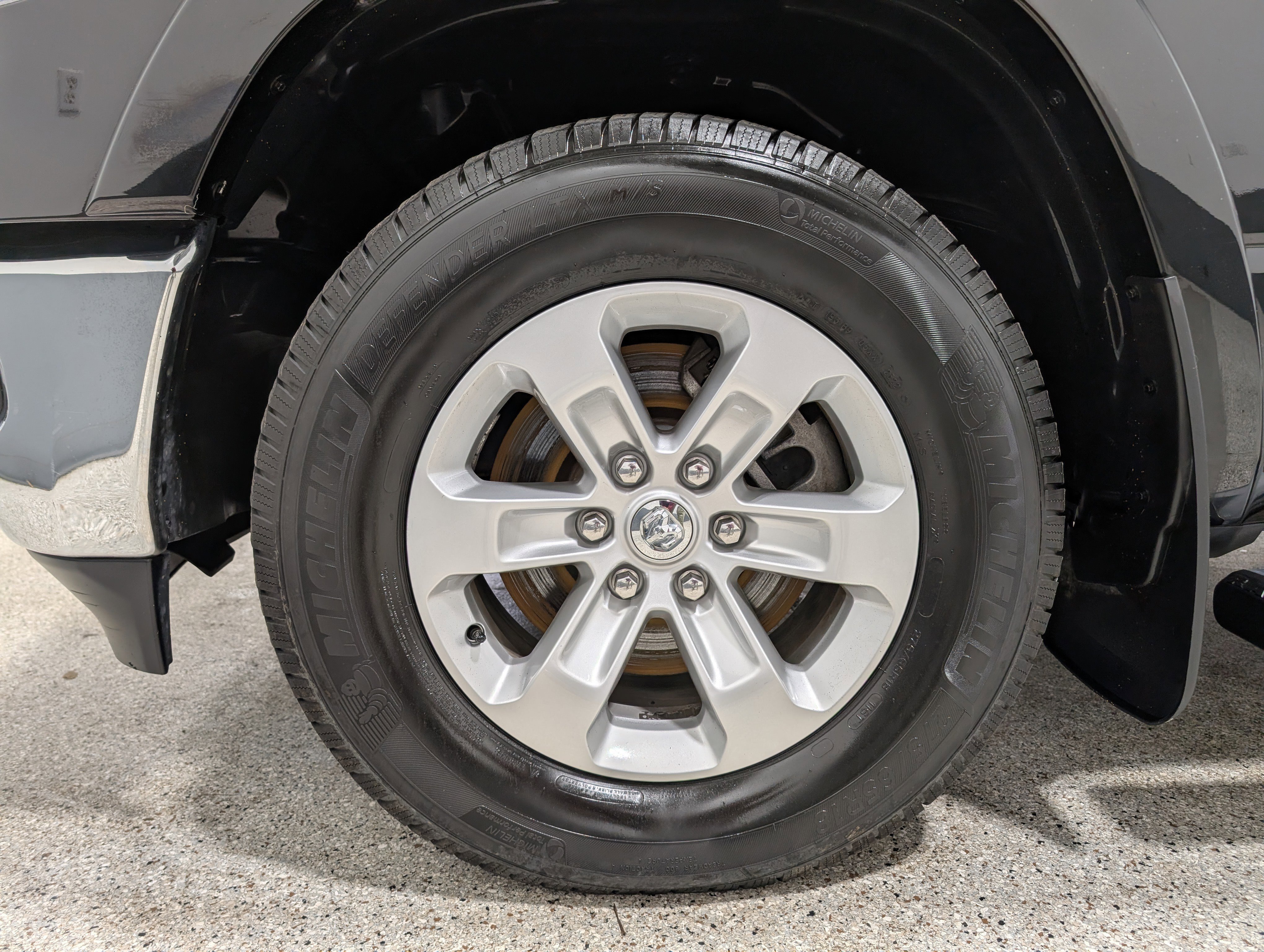 Used 2019 RAM 1500 Laramie image 12