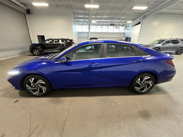 Used 2024 Hyundai Elantra Limited FWD image 6