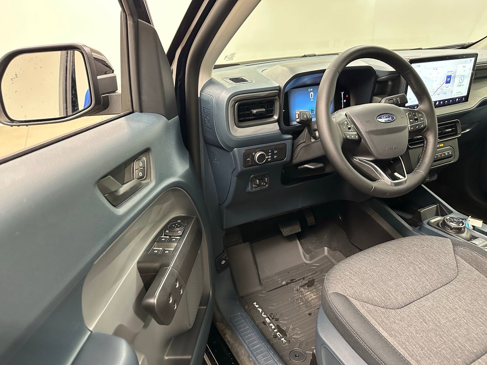 New 2025 Ford Maverick XLT w/ XLT Luxury Package image 16