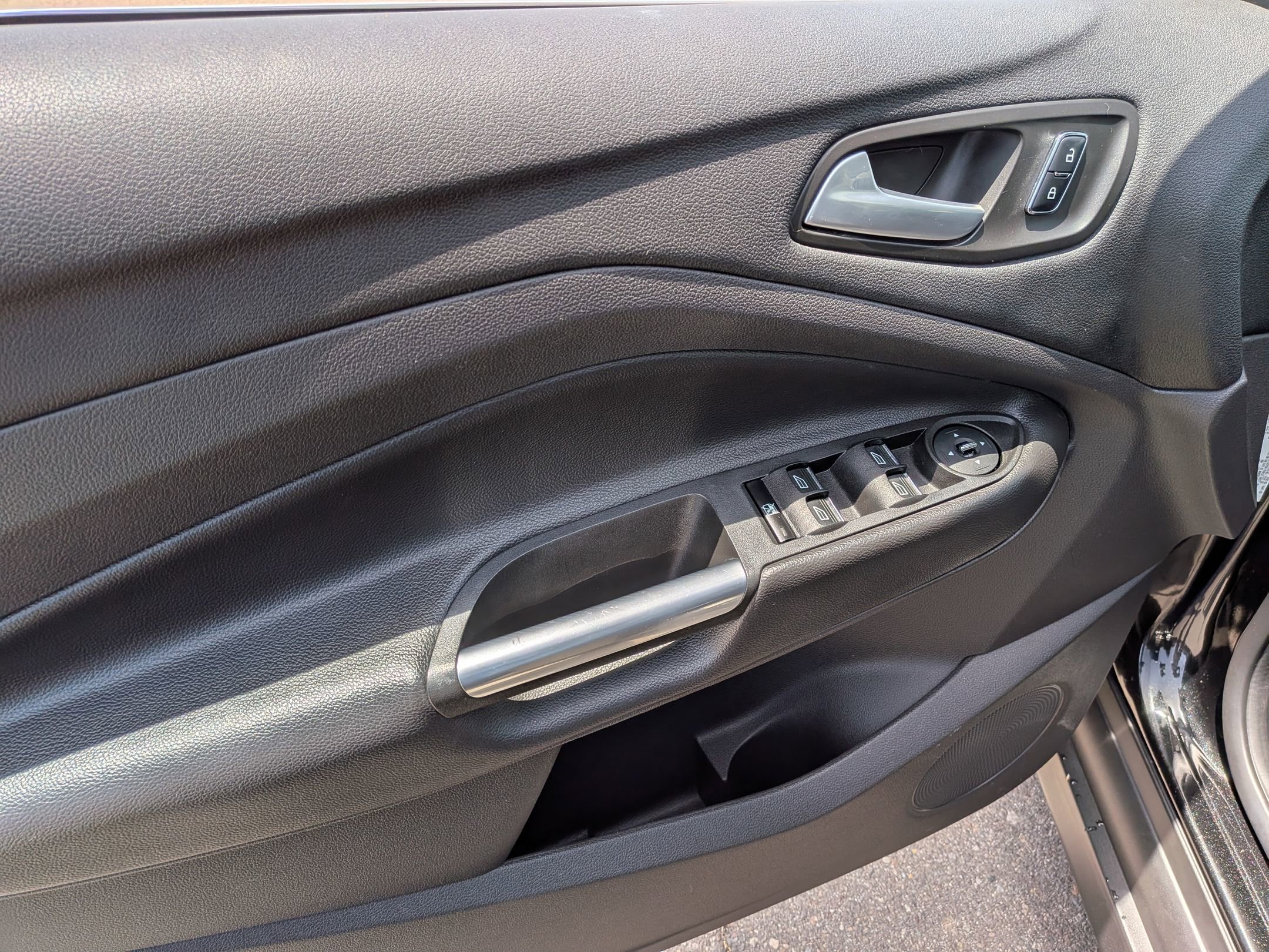 Used 2015 Ford C-MAX SEL w/ Equipment Group 303A FWD image 8