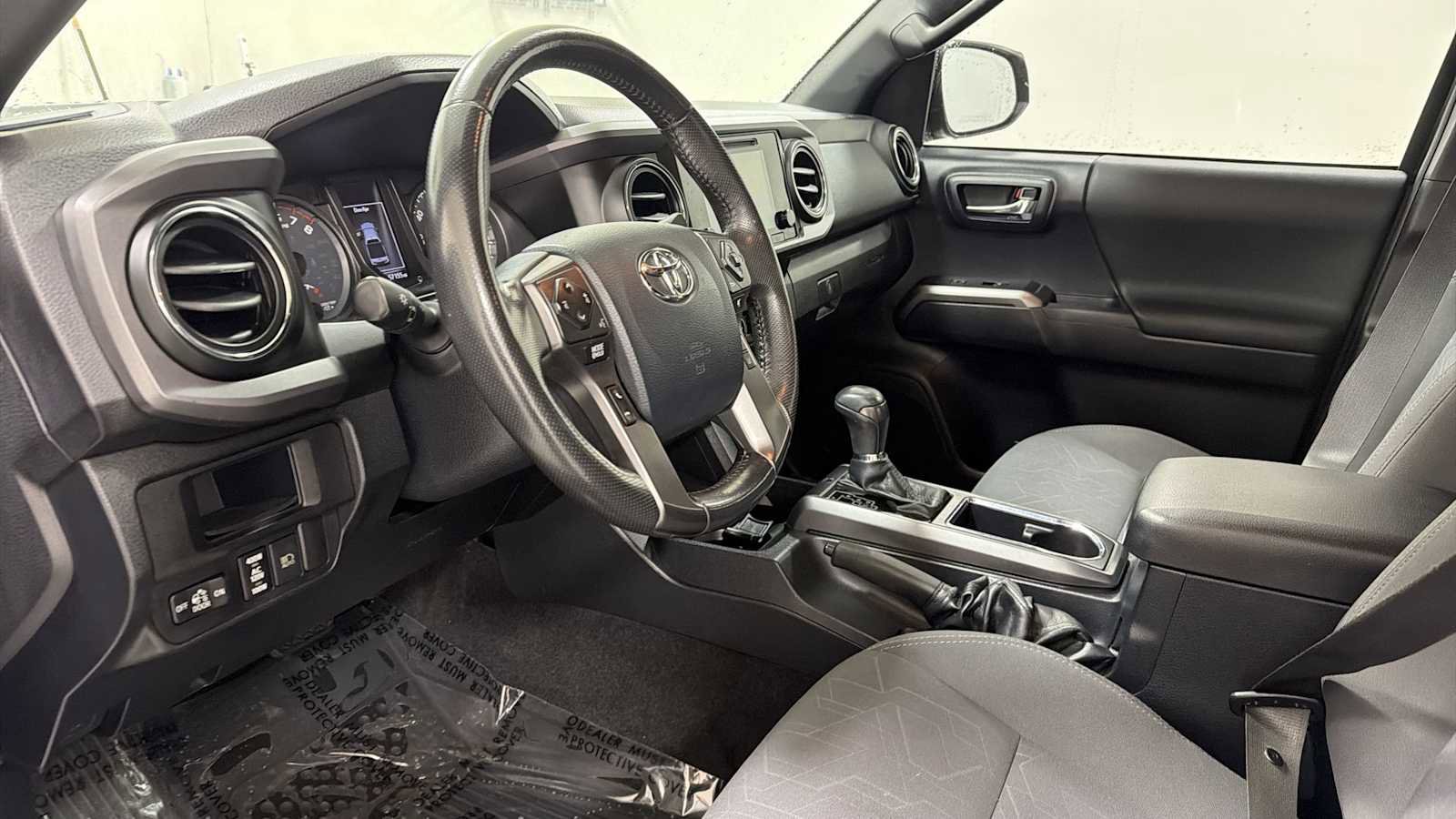 Certified 2019 Toyota Tacoma TRD Off-Road w/ Technology Package image 12