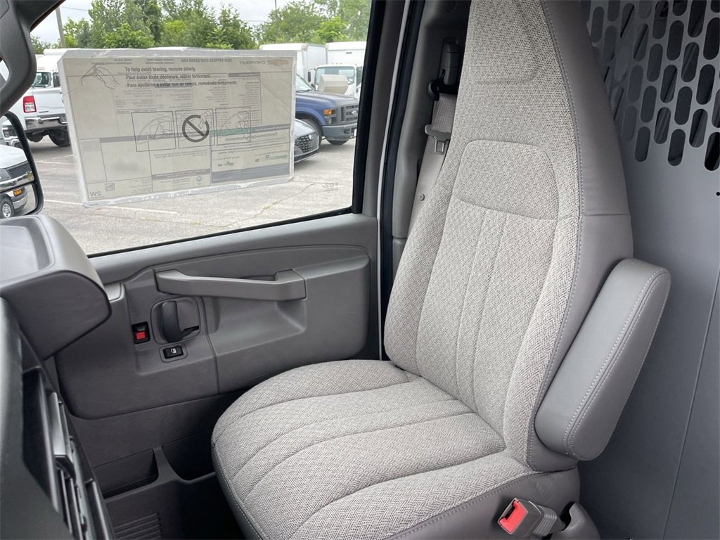 New 2025 Chevrolet Express 2500 w/ Driver Convenience Package image 17