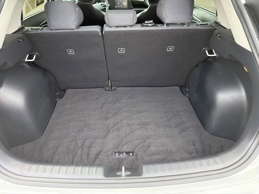 Certified 2024 Kia Niro LX image 21