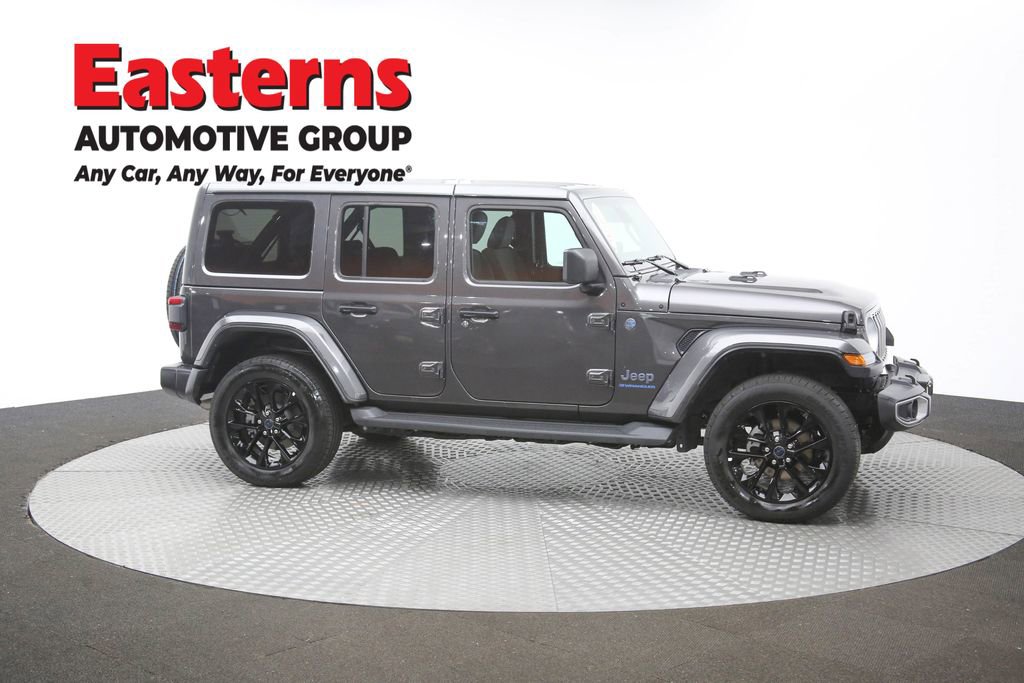 Used 2025 Jeep Wrangler Unlimited Sahara AWD/4WD image 42