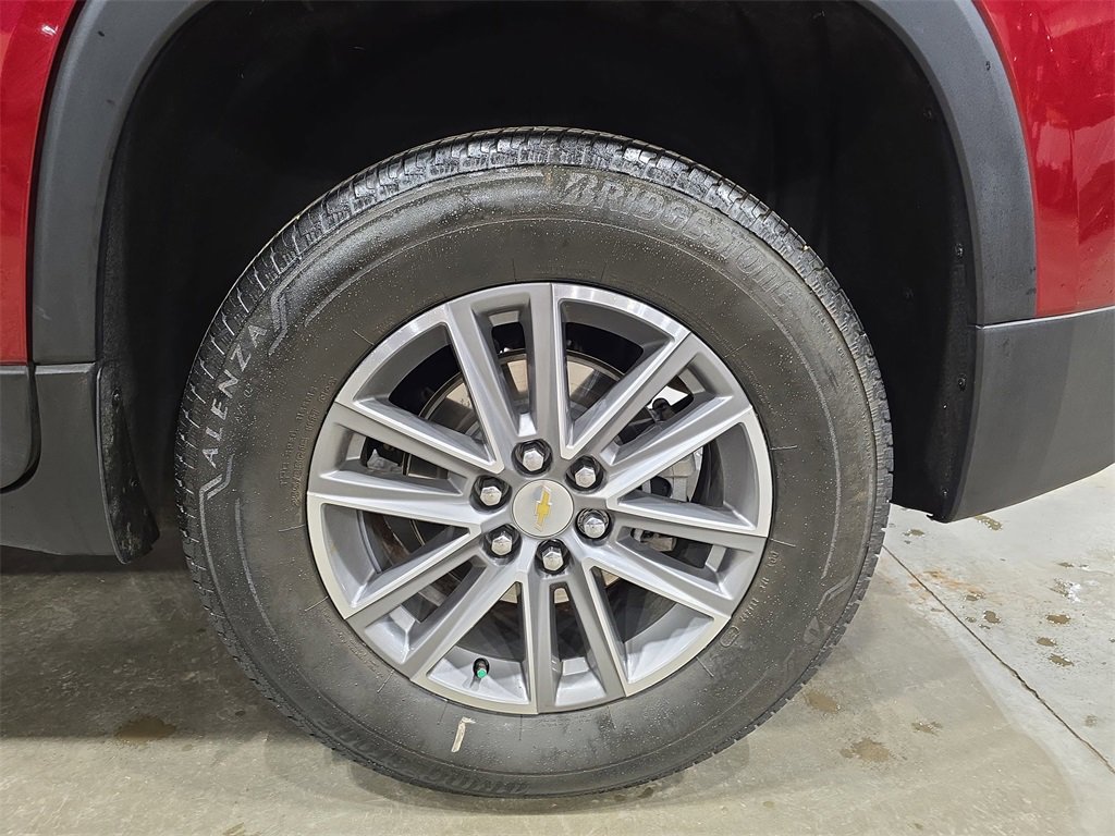 Used 2024 Chevrolet Traverse LT image 33