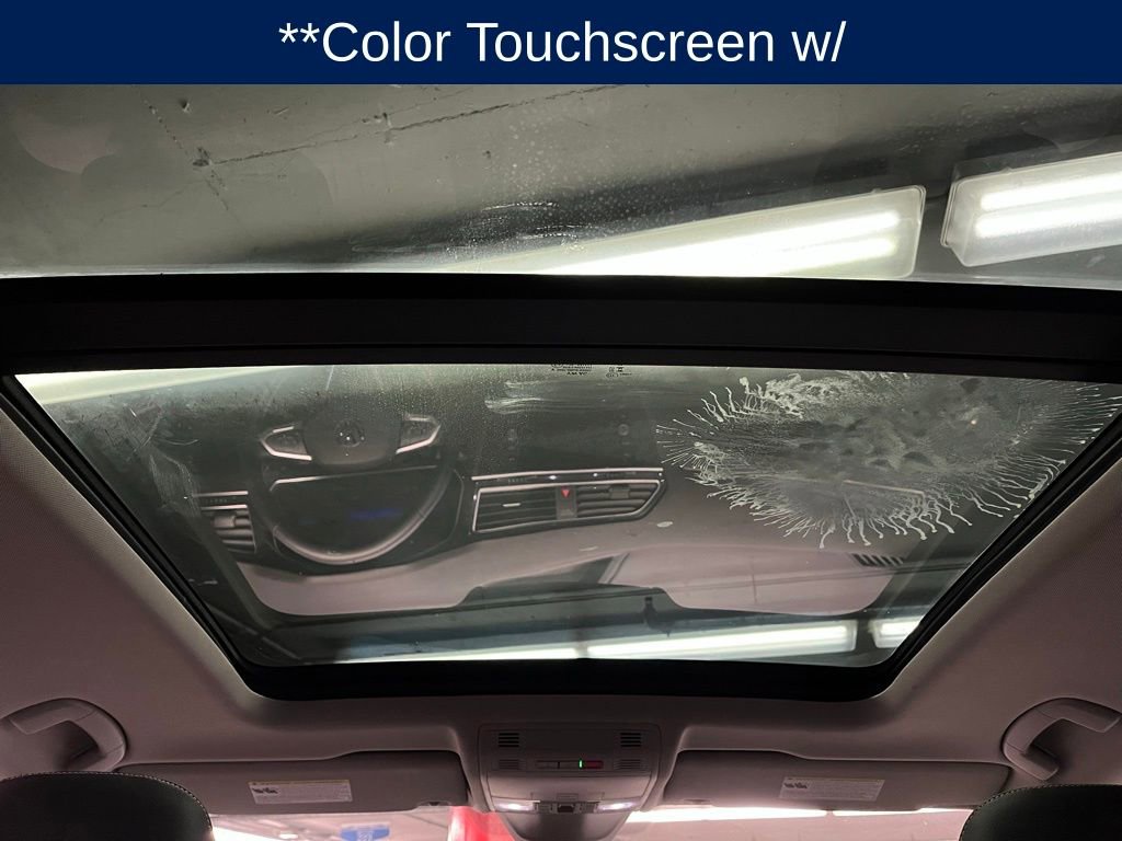 Used 2024 Volkswagen Tiguan SE w/ Panoramic Sunroof Package image 10