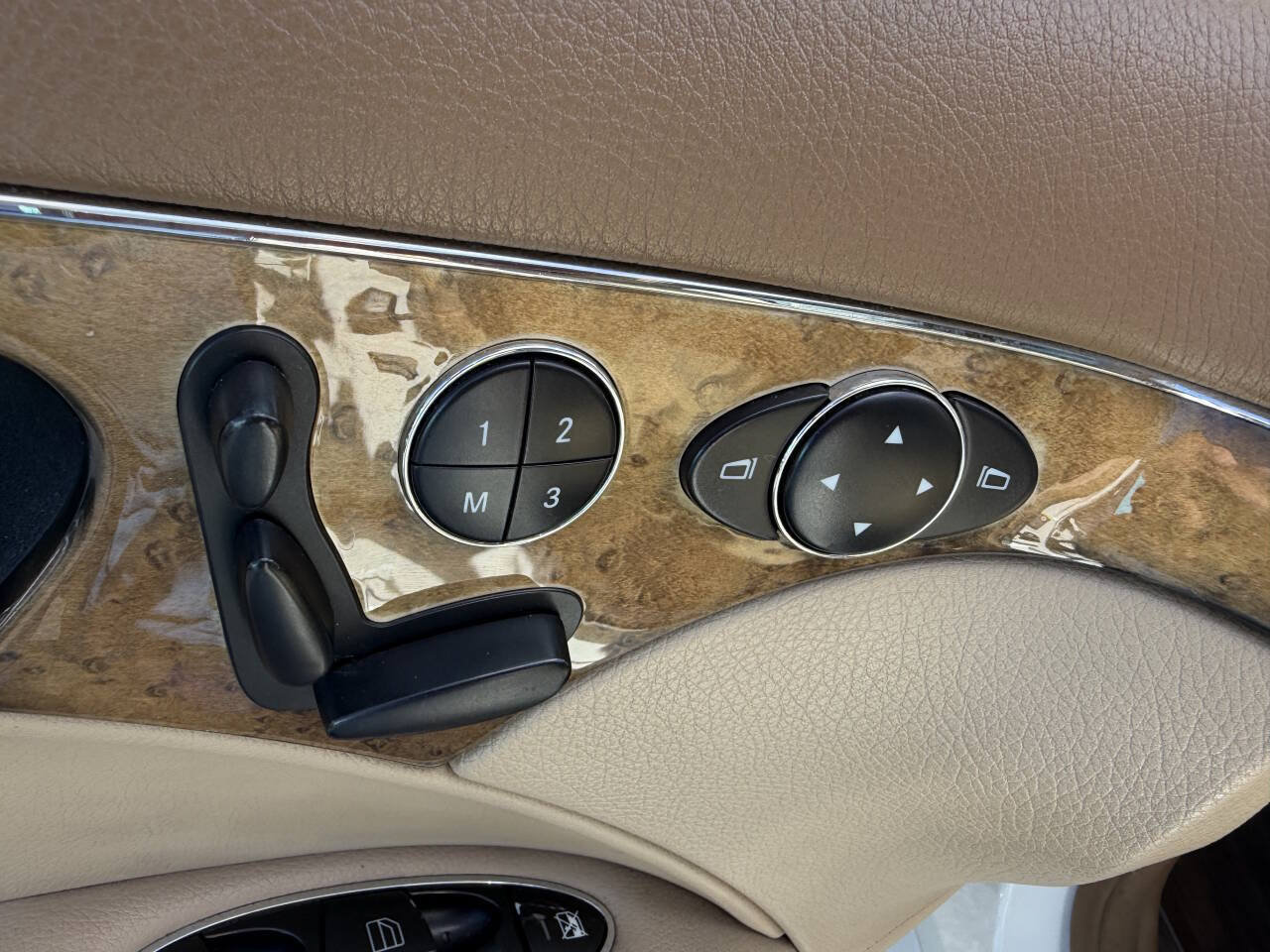 Used 2007 Mercedes-Benz E 350 4MATIC Sedan image 15