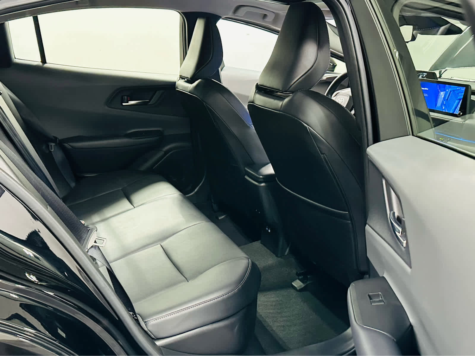 Used 2024 Toyota Prius Limited image 23