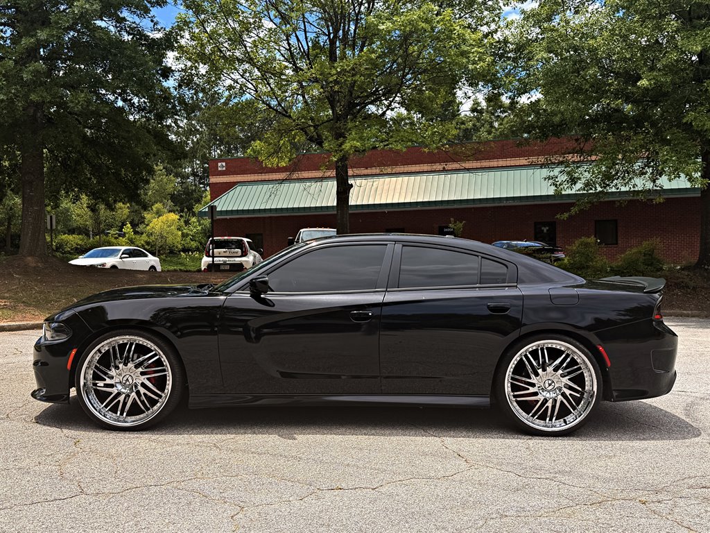 Used 2019 Dodge Charger Scat Pack w/ Dynamics Package RWD image 8