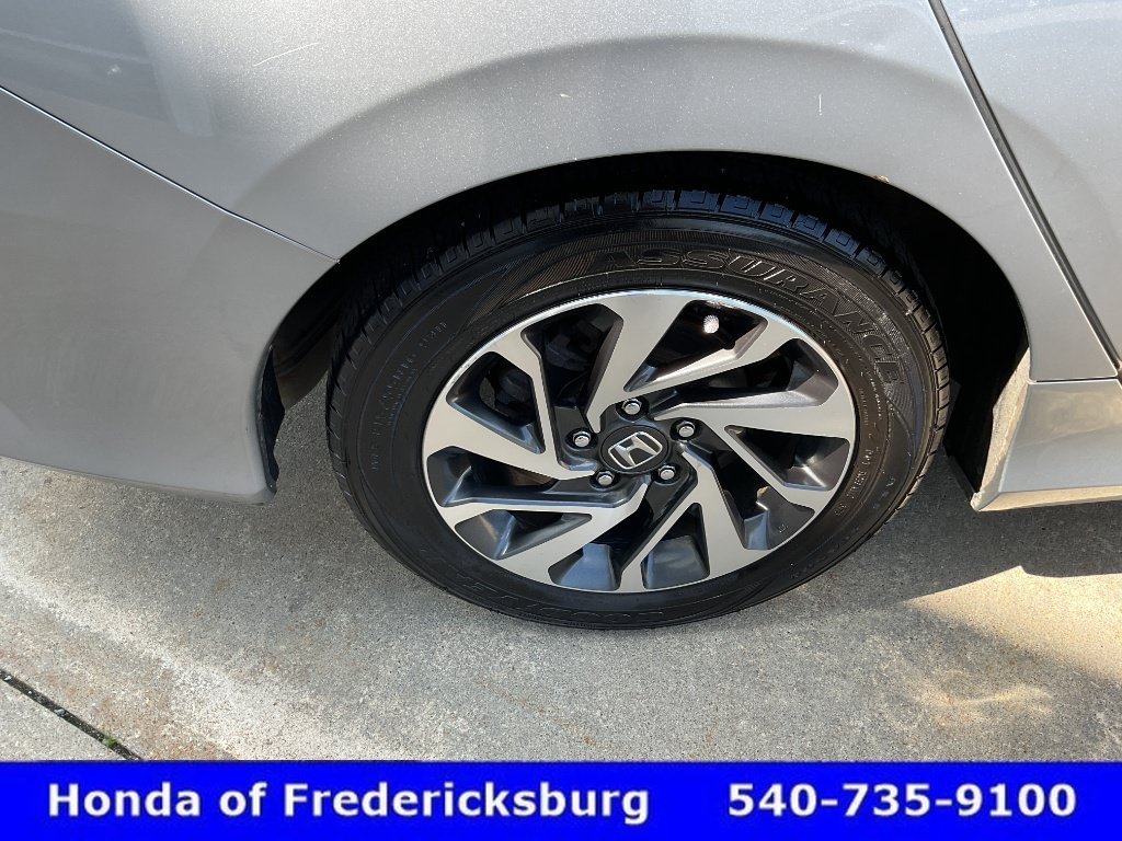 Certified 2018 Honda Civic EX image 9