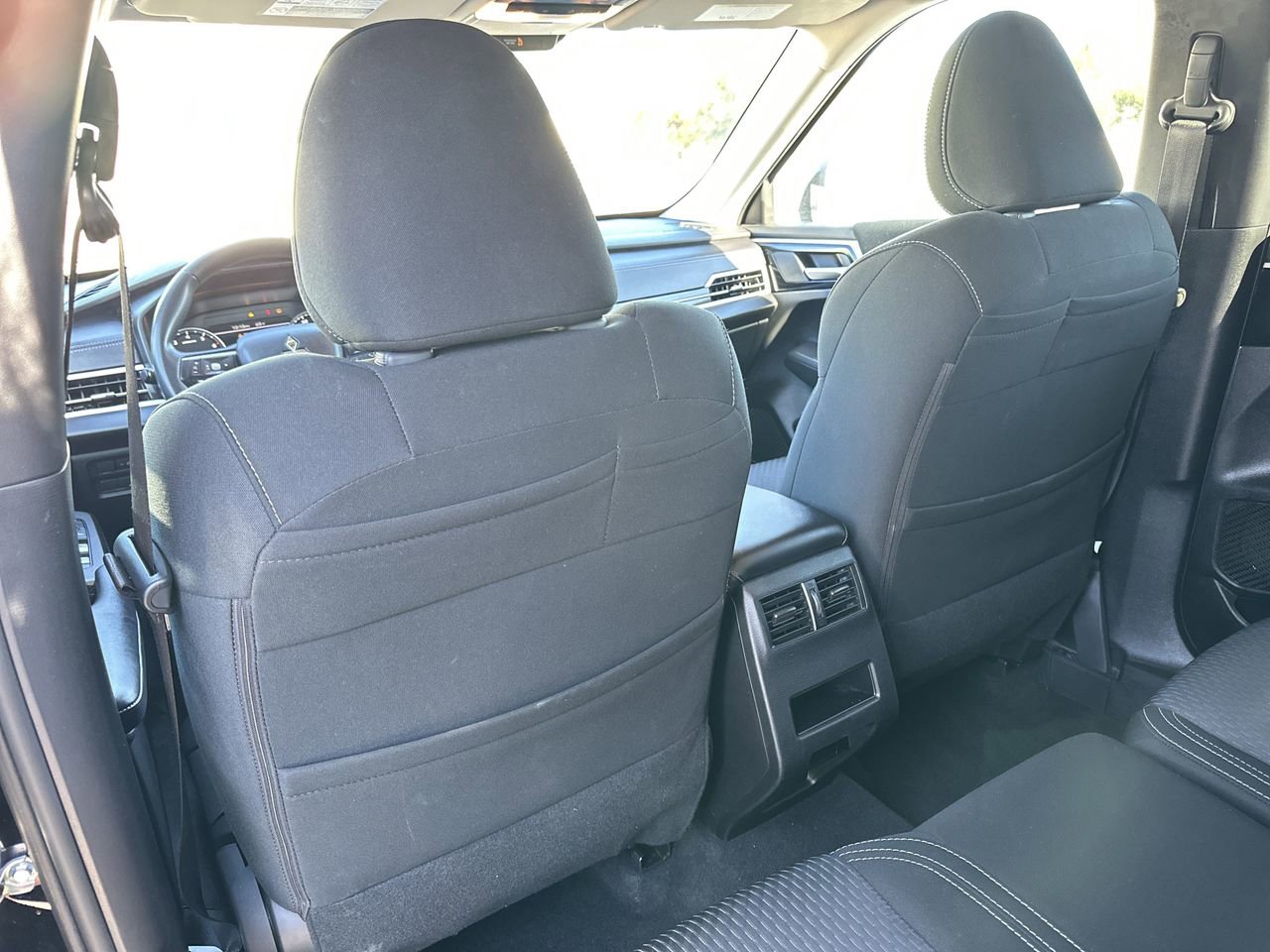 Used 2024 Mitsubishi Outlander ES image 22