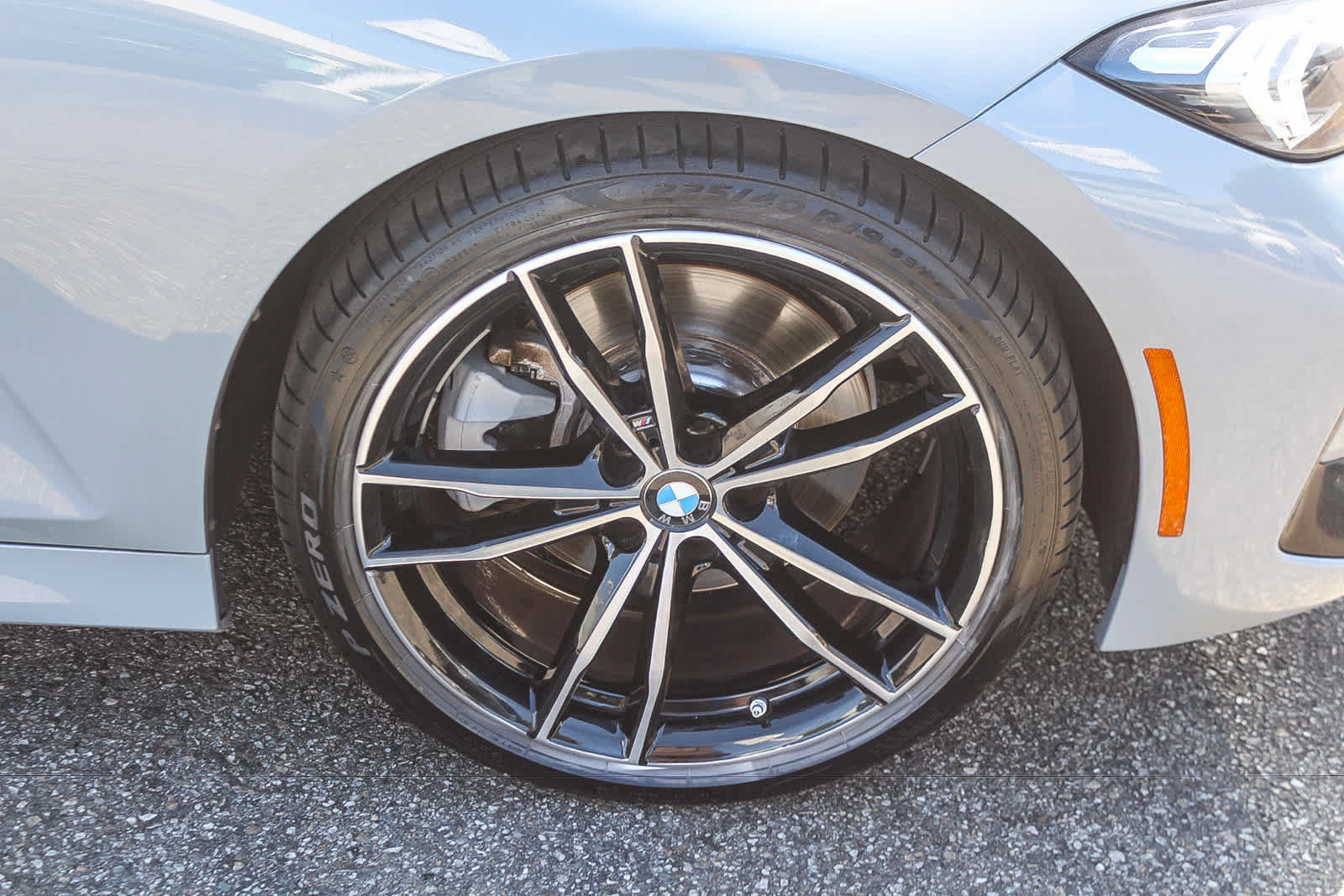 Used 2023 BMW 330i Sedan w/ M Sport Package RWD image 9