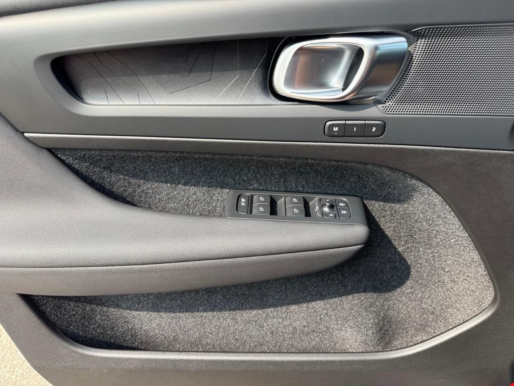 Certified 2023 Volvo C40 P8 Recharge Plus w/ Climate Package AWD/4WD image 15