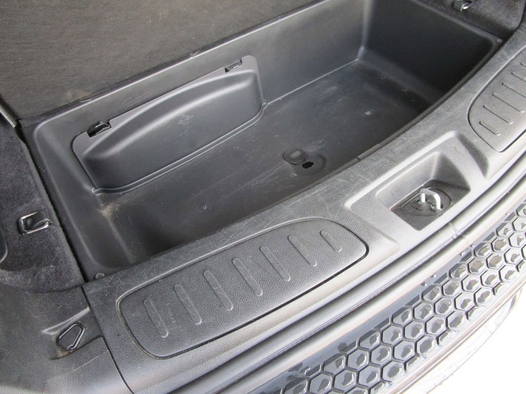 Used 2024 Dodge Durango GT image 15