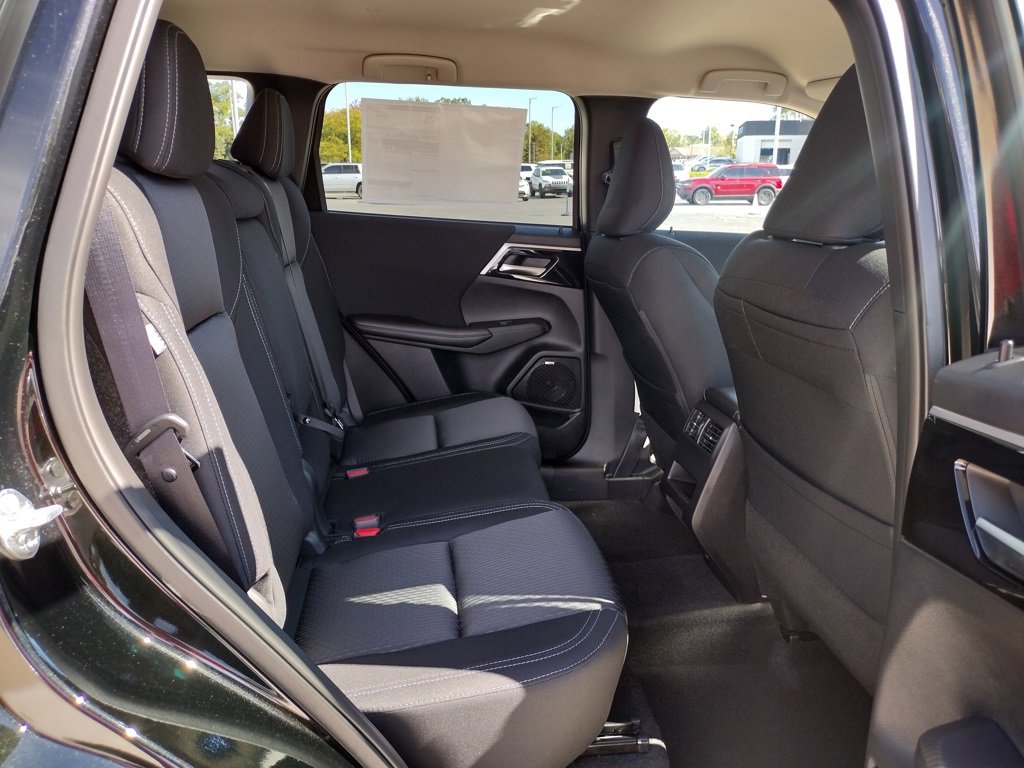 New 2025 Mitsubishi Outlander ES image 26