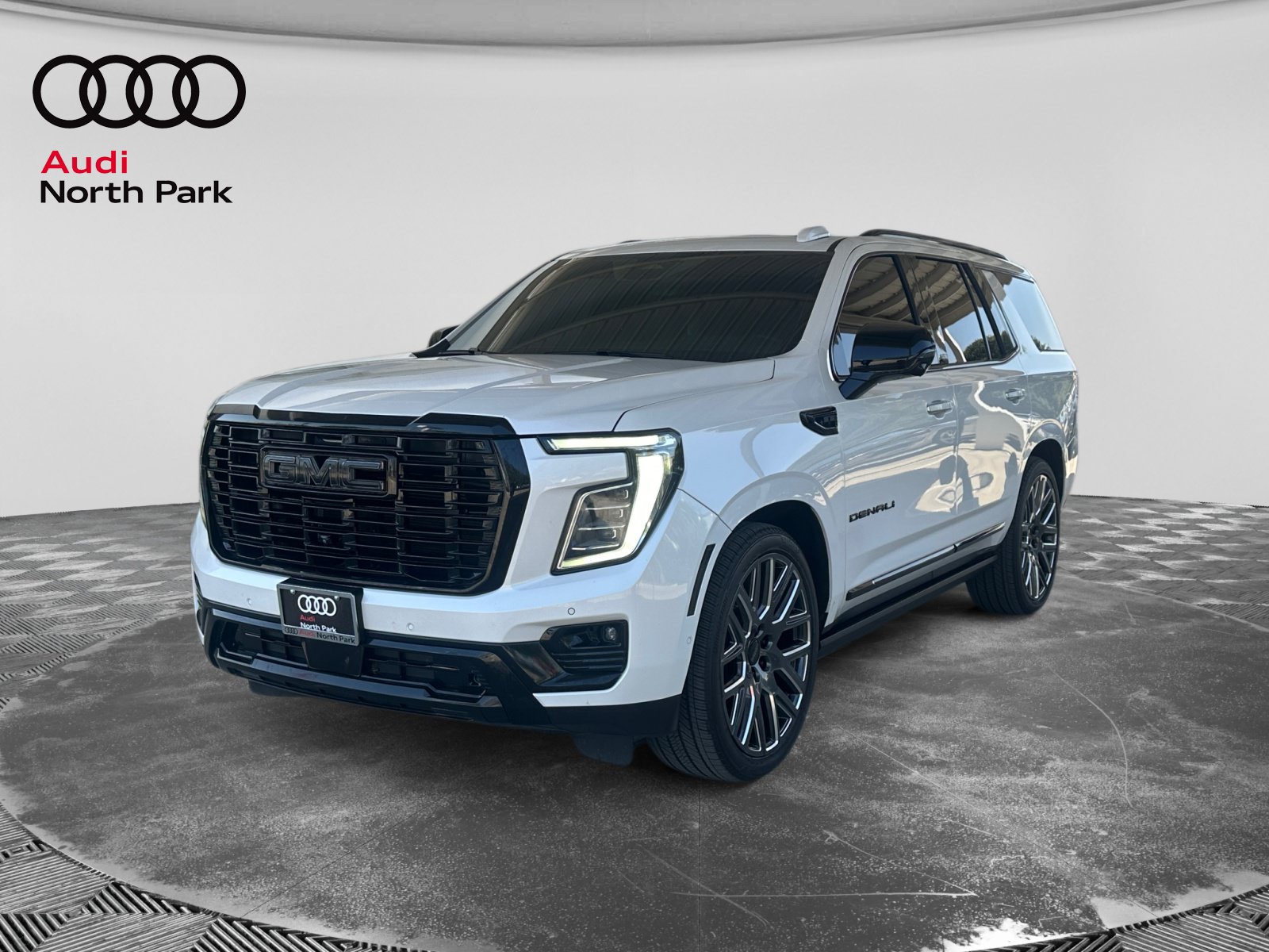 Used 2025 GMC Yukon Denali Ultimate w/ LPO, Illumination Package