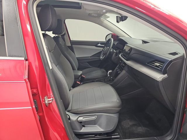 Used 2024 Volkswagen Taos SE w/ Panoramic Sunroof Package FWD image 12