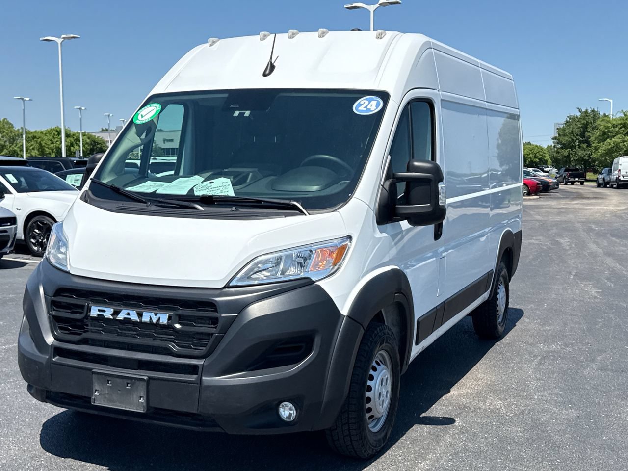 Used 2024 RAM ProMaster 2500 w/ Convenience Group FWD image 7