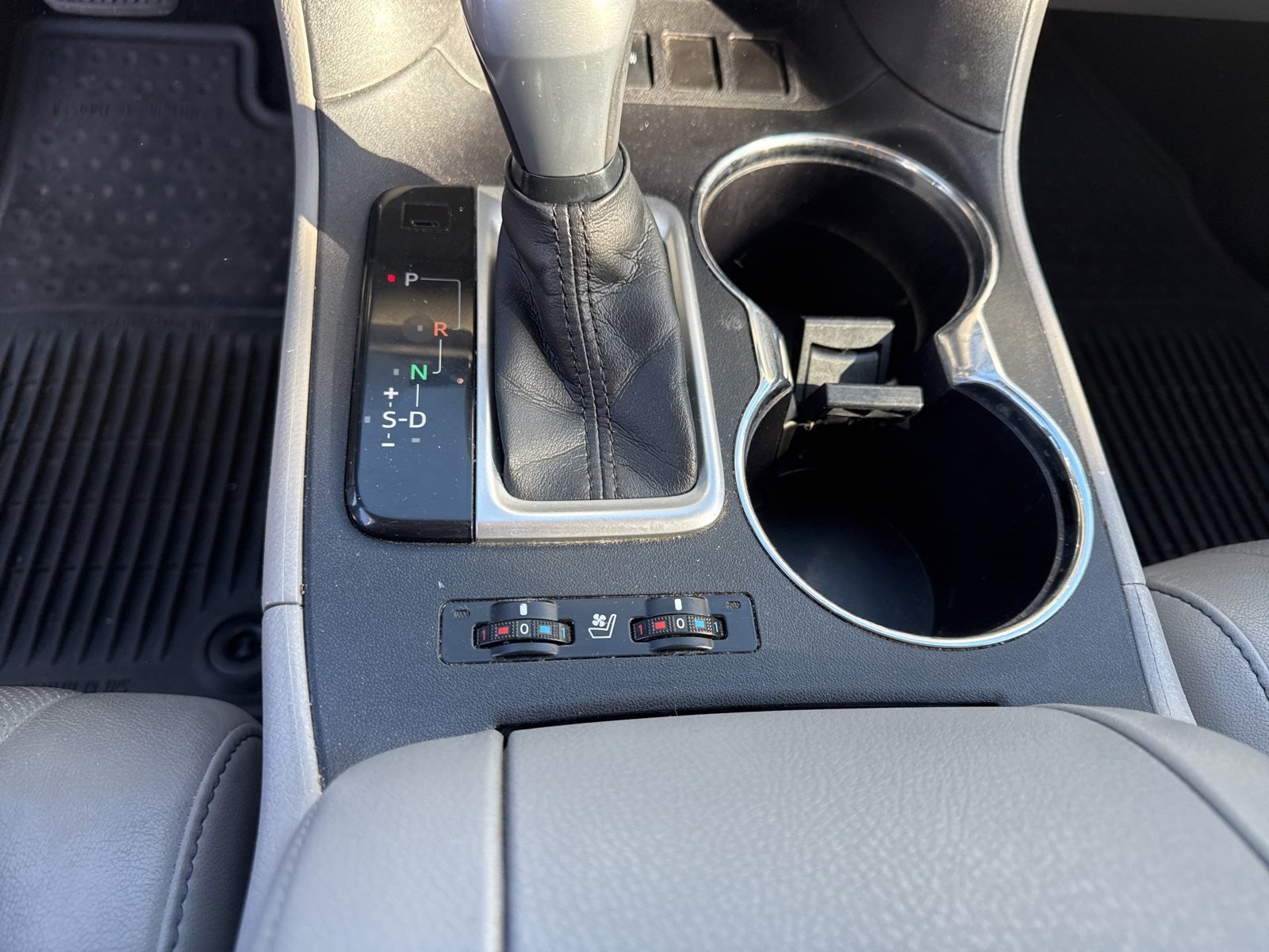 Used 2014 Toyota Highlander Limited image 19