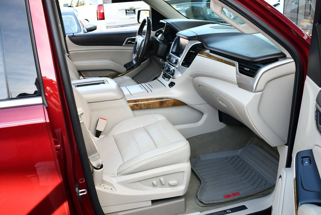 Used 2016 GMC Yukon Denali w/ Open Road Package image 22