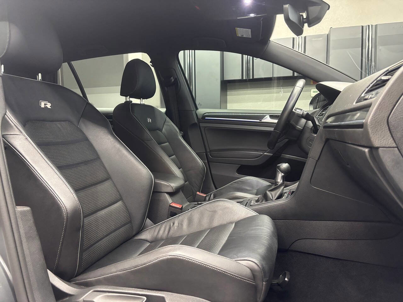Used 2018 Volkswagen Golf 4-Door AWD/4WD image 33