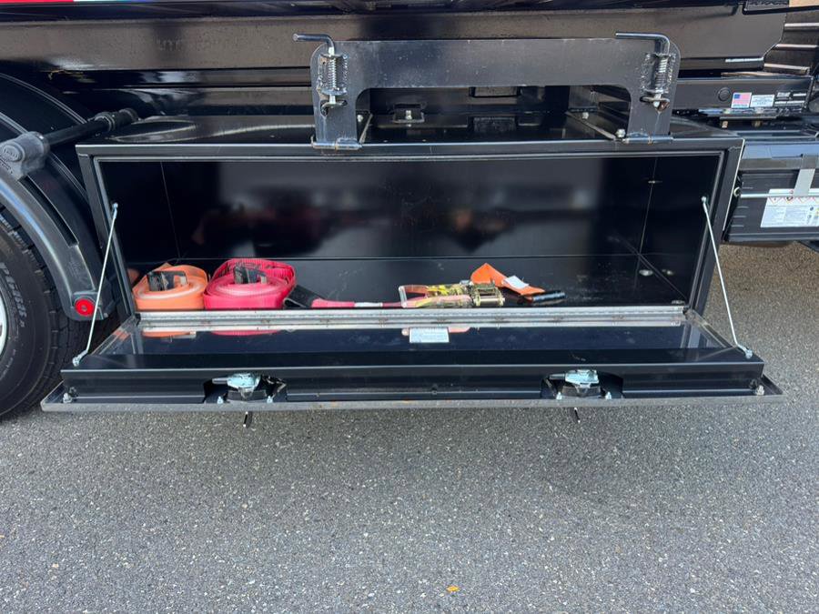 Used 2024 Isuzu NPR image 34