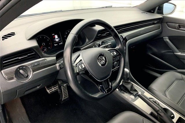Used 2022 Volkswagen Passat 2.0T R-Line image 14
